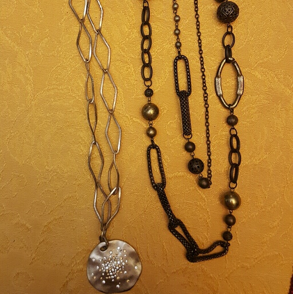 Pair of antique bronze finish necklaces. - Picture 2 of 8